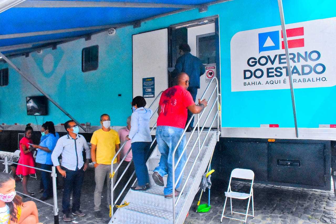 Camacã: Prefeito Paulo do Gás e vice- prefeito Rai visitam o SAC móvel
